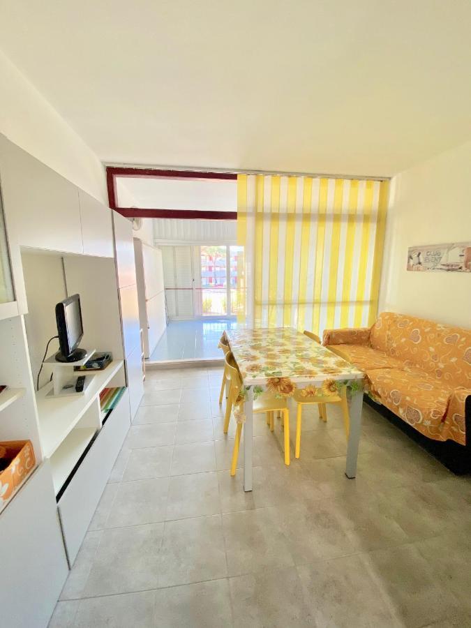 Apartments Via Dei Platani Marina Di Bibbona Exteriör bild